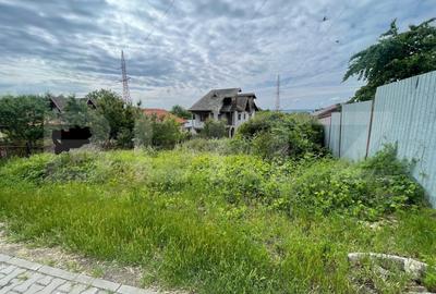 Teren Construcții intravilan de 1500 mp, în Est