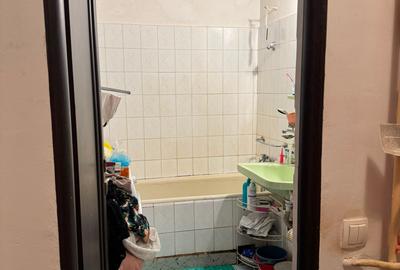 Unirii -  Strada Matei Basarab .  3 camere + 2 bai + 2 balcoane + parcare - 7