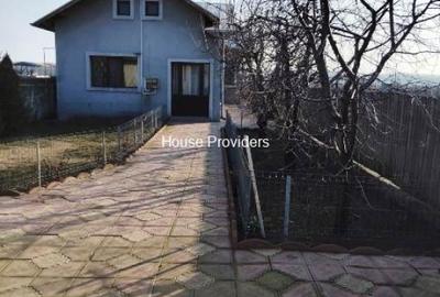 Casă cu 4 camere în Puchenii Mari
