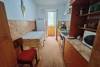 Apartament 3 camere liber la vanzare zona Astra - 9