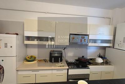 Apartament cu 2 camere semidecomandat, mobilat în Apărătorii Patriei