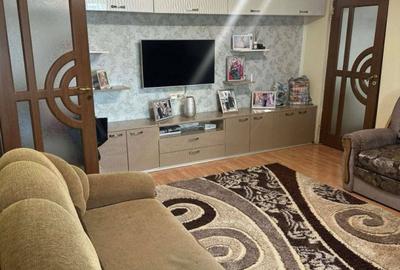 Apartament cu 2 camere semidecomandat, mobilat în Malu Roșu