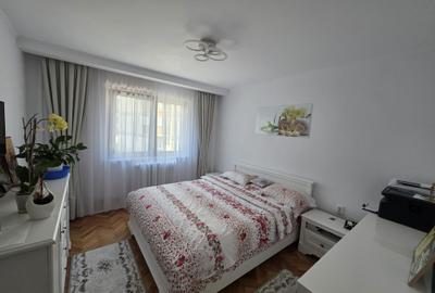 Vand apartament 2 camere decomandat et.1 Simeria - 3