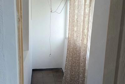 Garsoniera langa metrou 1 Decembrie, renovata, pret negociabil, etaj 4 din 9 - 7
