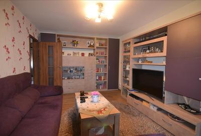 Apartament 3 camere decomandat ,2 bai ,etaj intermediar Tractorul - 9