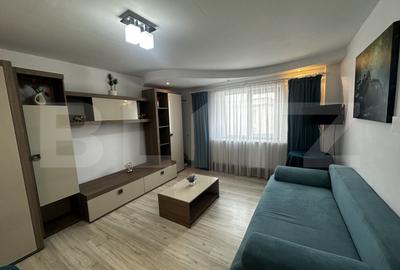 Garsonieră decomandată, mobilată în Lotrului
