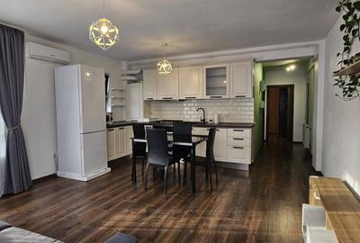 Apartament cu 3 camere semidecomandat, mobilat în Florești