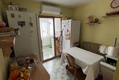 Apartament cu 3 camere - 71 m.p.- Nicolina 2, geam la baie - 6
