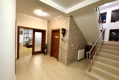 Casă individuală cu 5 camere în Lunei