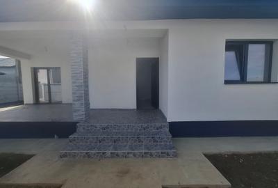 Casa 3 camere/Țegheș/ Individuala la Cheie - 5