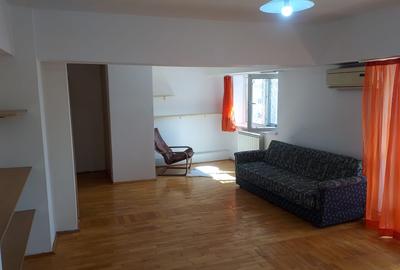 Bd Unirii Rond Alba Iulia - garsoniera dubla, 50 mp, centrala proprie, 430 euro - 1