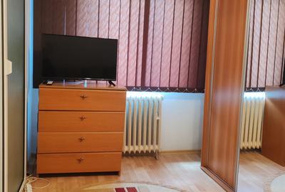 Apartament cu 2 camere semidecomandat, mobilat în Tomis Nord