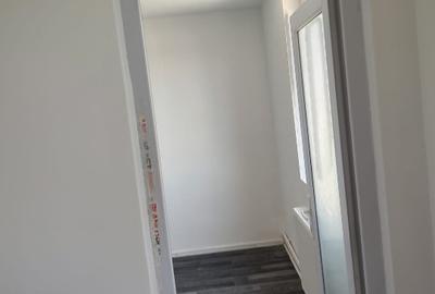 Vanzare apartament central luminos, ideal ptr persoane singure sau cuplu - 2