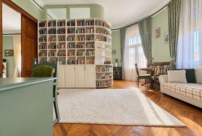 Apartament în Piața Libertății | Clădire istorică, balcon cu vedere spre piață - 2