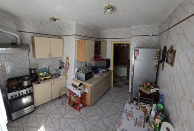 Apartament în zona Brancoveanu, 3 camere , Parter/4, zona verde - 6