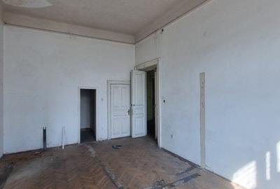 Casa lui Nicolae Dinischiotu - 60 camere - Imobil Istoric - 15