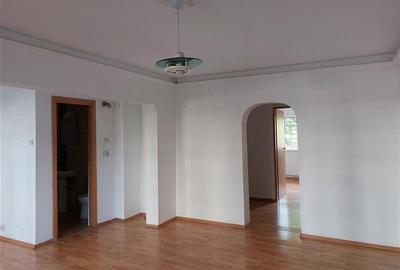 Apartament 4 camere, zona Micalaca, parter. De inchiriat sau de vanzare! - 2