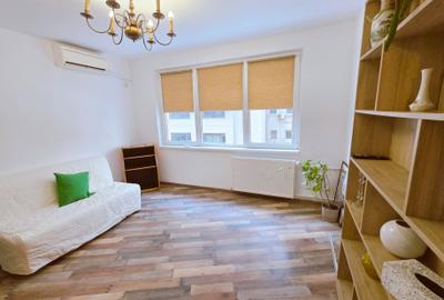 Apartament cu 2 camere semidecomandat, mobilat în Sala Palatului