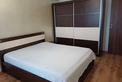 Apartament cu 2 camere semidecomandat, mobilat în Apărătorii Patriei