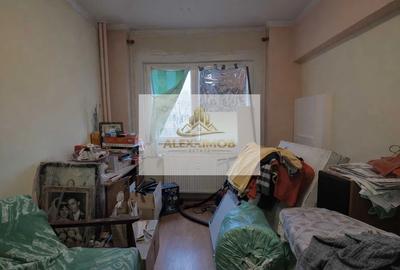 Apartament de Vanzare - zona Obregia- Piata SUDULUI -64 MP - 3 CAMERE - 5