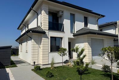 Casă individuală cu 5 camere în Tunari