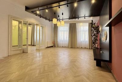 Apartament cu 4 camere semidecomandat în Centrul Istoric