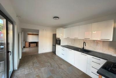 Apartament spațios cu 3 camere , - LA CURTE - 83 mp - 3