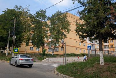 Apartament 3 camere Buhuși - Republicii Penny - 10