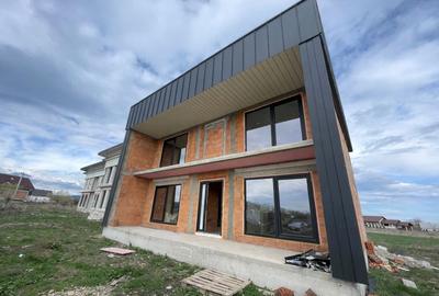 CASA LA ROȘU 220 MP | ZONA RETRASA CU VEDERE PANORAMICA| MARGINEA - 1
