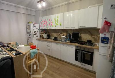Apartament cu 2 camere semidecomandat, mobilat în Central