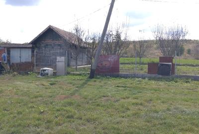 Închiriez teren împrejmuit pe strada Soporului. - 2