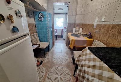 Apartament  2 camere semidecomandat , zona Milcov - 14