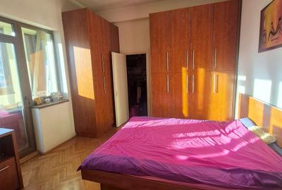 Apartament cu 2 camere decomandat, mobilat în Central