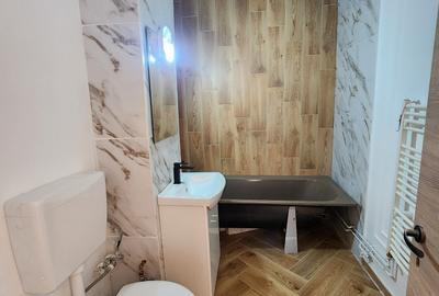 Vand apartament  2 camere decomandat zona Lunei 56mp - 8
