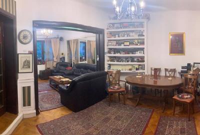 Apartament cu 4 camere decomandat în Unirii