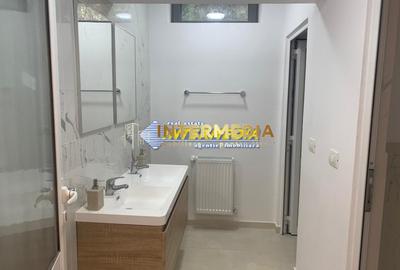 Spațiu comercial, de 235.00 mp, în Central