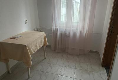 Apartament 2 camere , zona Inspectoratul Scolar , 54 mp , decomandat , liber - 10