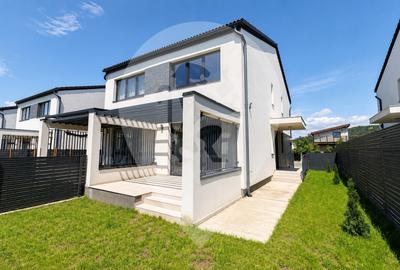 Duplex cu 3 camere în Sânpetru