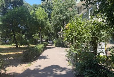 2 camere renovat complet Calea Grivitei plan secund -vedere spate | metrou 1 Mai - 9