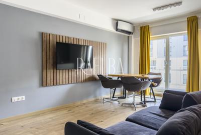 Apartament cu 3 camere decomandat în Aviației