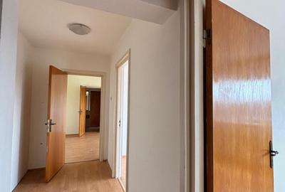 Apartament cu 3 camere semidecomandat, mobilat în Gorjului