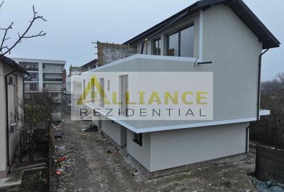 Duplex cu 5 camere decomandat în Sud