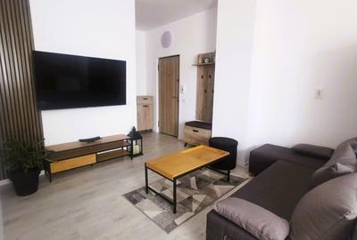Apartament cu 3 camere decomandat, mobilat în Ampoi 3