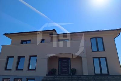 Casa individuala cu 6 camere, arhitectura moderna si finisaje premium - 1