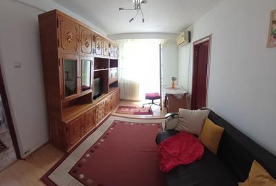 Apartament cu 2 camere semidecomandat, mobilat în Casa de Cultură