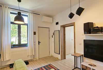 Casă cu două apartamente independente si teren generos. - 5
