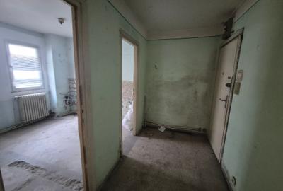 Vand apartament 2 camere Micro 1 - 2