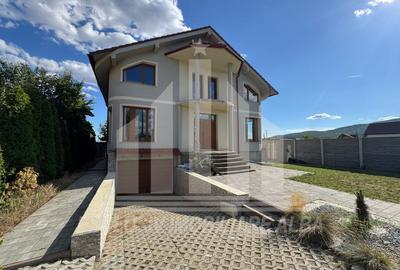 Casă individuală cu 5 camere în Micești