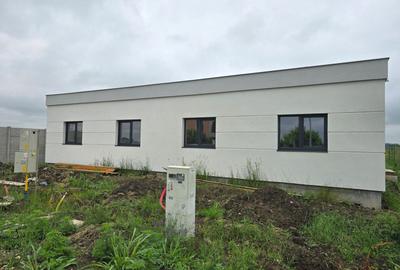 1/2 Duplex pe parter,predare la cheie  , 3 dormitoare, Zona Metro 2, Comision 0% - 2