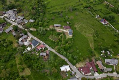 De vânzare – Teren intravilan + extravilan, 8.318 mp  Localitatea Rus, Maramures - 2